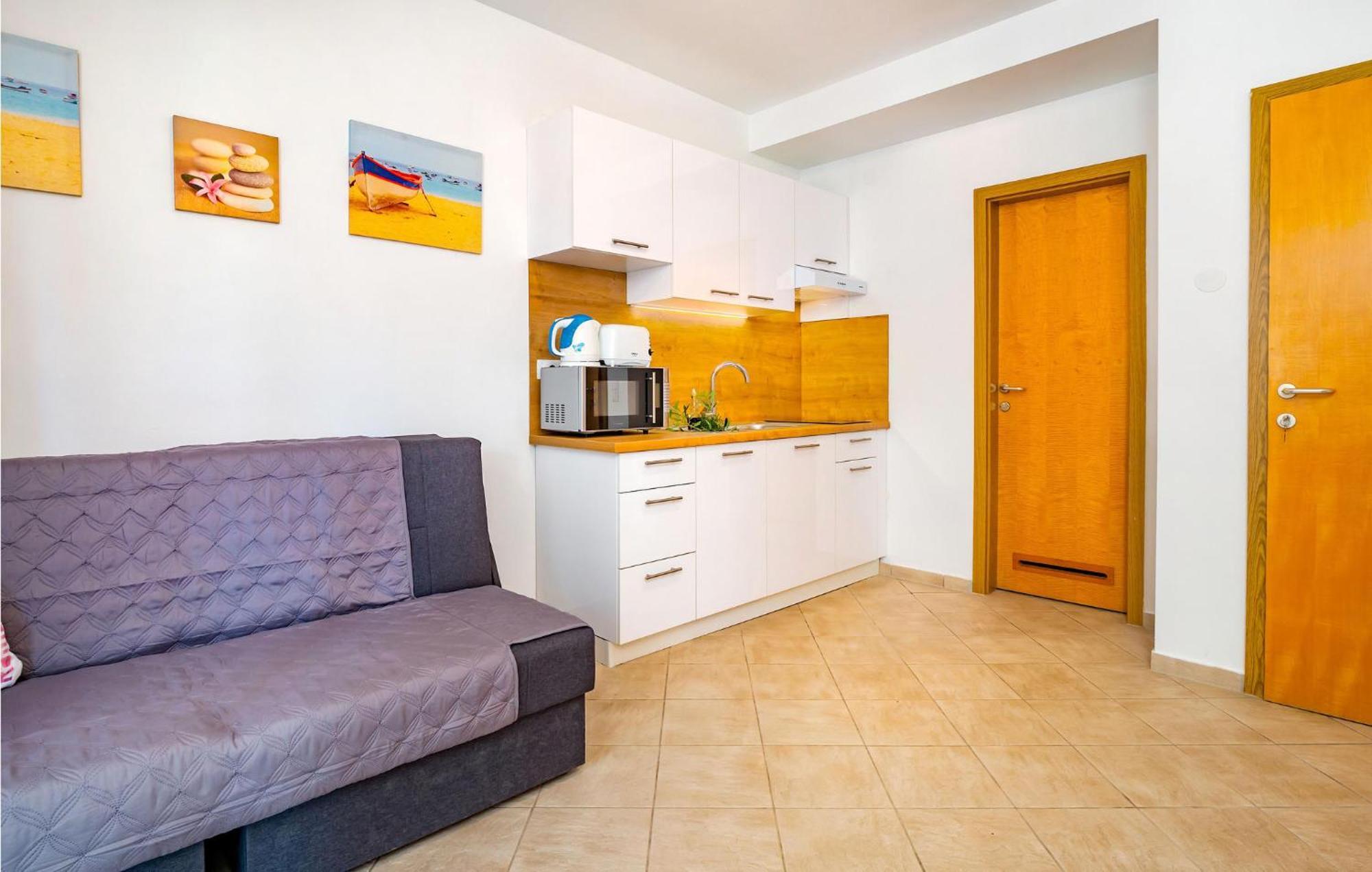 Gorgeous Apartment In Volosko With Kitchen Exterior photo